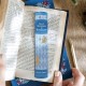 Marque-page imitation cuir - Reading Room (Alice in Wonderland)